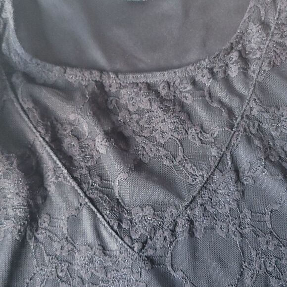 Torrid lace overlay cold shoulder blouse - Picture 5 of 5